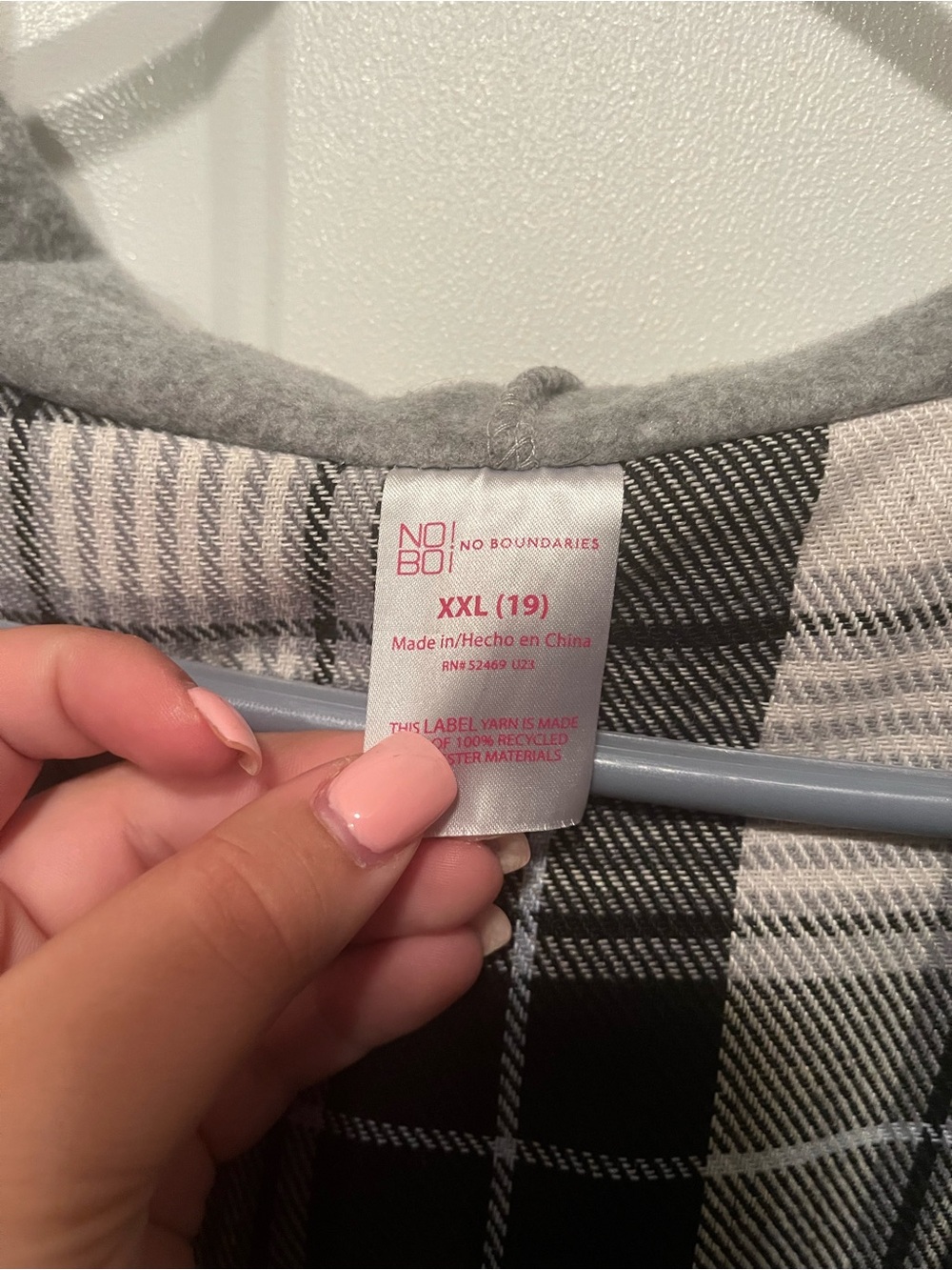 No Boundaries Black and White Plaid Hooded Utility Jacket - Picture 2 of 3